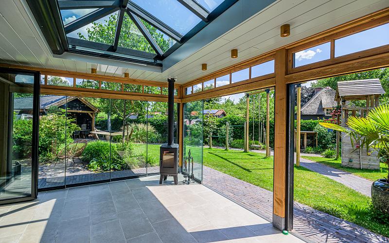 tuinkamer hout daklicht screens lunteren hr 6911