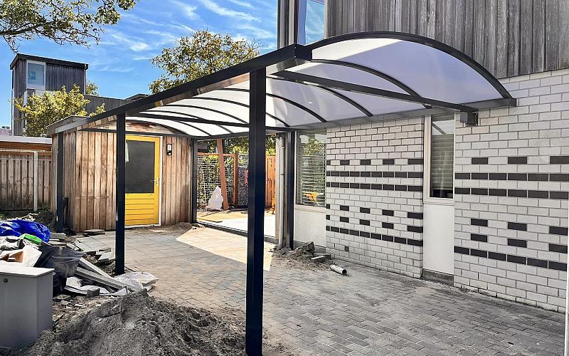 aluminium boog carport cp10 over oprit 2