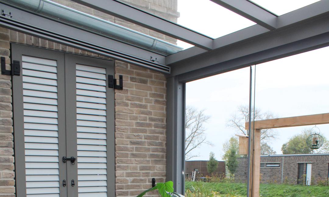 Aluminium tuinkamer met glaswand